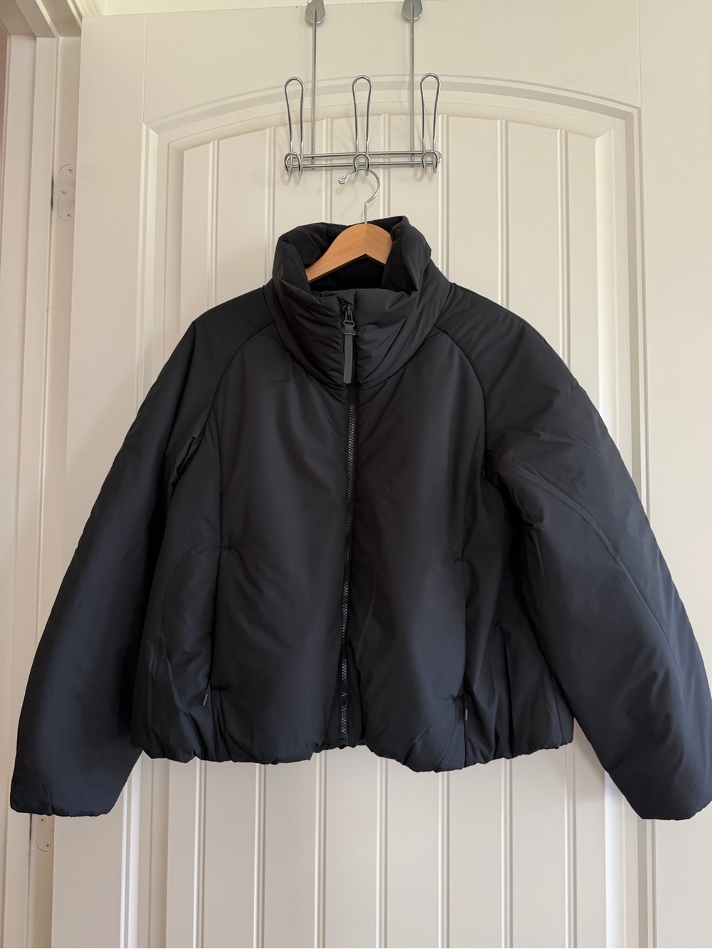 Beyond Yoga Black Warm Up Puffer Jacket NWT LARGE